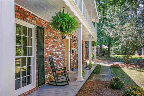 887 Briarwood Dr, Jackson, MS 39211 photo 2