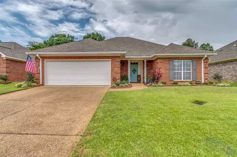 353 Garden Dr, Brandon, MS 39042 photo 1