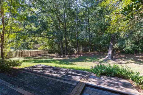 256 Meadowoods Dr, Jackson, MS 39211 photo 2
