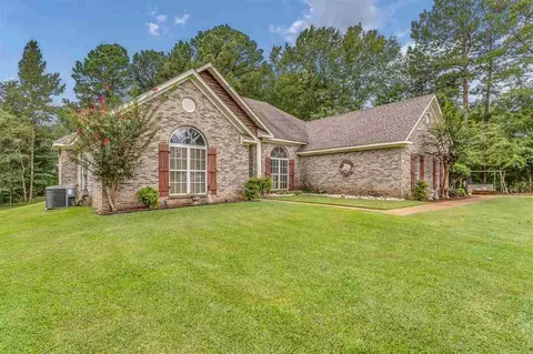 229 Tudor Cir, Brandon, MS 39042 photo 1