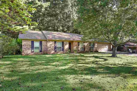 1209 Pineview Dr, Clinton, MS 39056 photo 1
