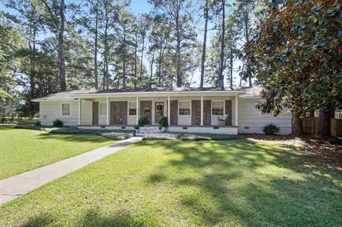 2075 Cherokee Dr, Jackson, MS 39211 photo 1