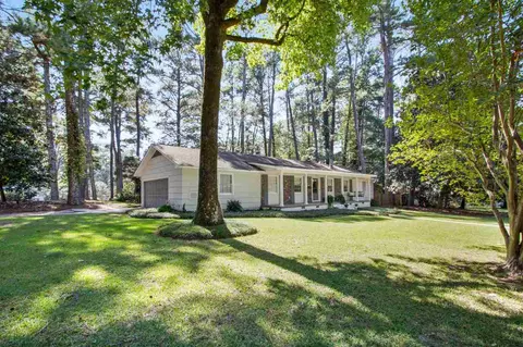 2075 Cherokee Dr, Jackson, MS 39211 photo 2
