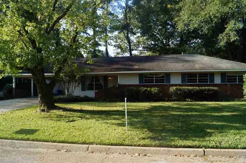 5245 Parkway Dr, Jackson, MS 39211 photo 1