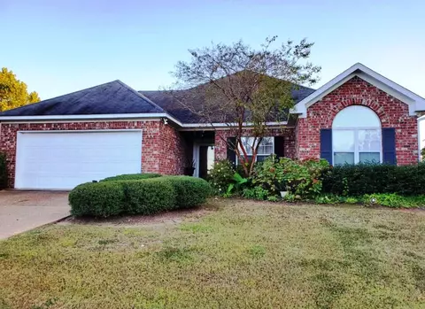 305 Spring Hill Pt, Brandon, MS 39047 photo 1