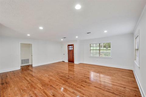 802 E Leake St, Clinton, MS 39056 photo 5
