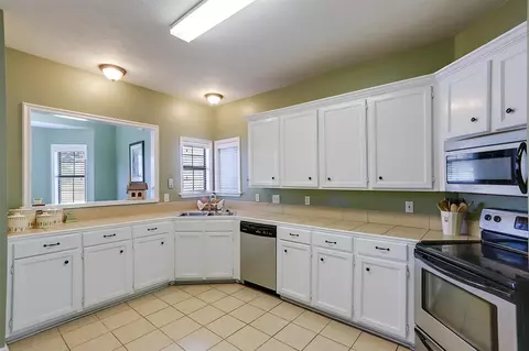 1377 Tara Ln, Terry, MS 39170 photo 13
