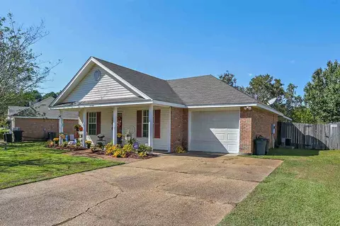 2144 Meagan Dr, Byram, MS 39272 photo 2
