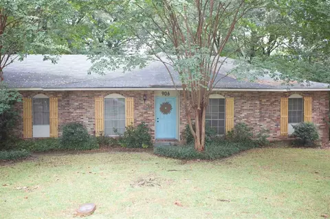 906 Normandy Dr, Clinton, MS 39056 photo 2
