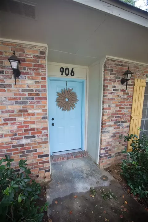 906 Normandy Dr, Clinton, MS 39056 photo 8