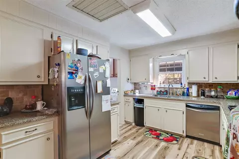204 Swallow Dr, Brandon, MS 39047 photo 10