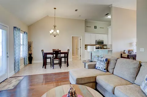 114 Carriage Ln, Florence, MS 39073 photo 5