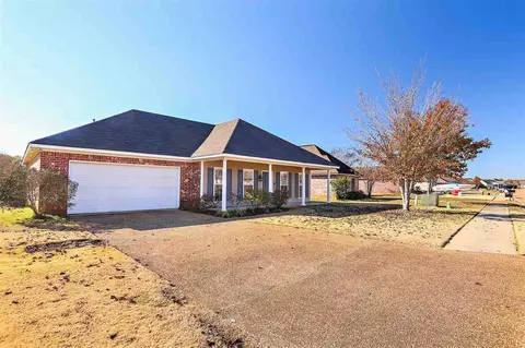 318 Red Cedar Dr, Brandon, MS 39047 photo 3