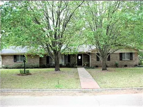 851 Briarfield Rd, Jackson, MS 39211 photo 1