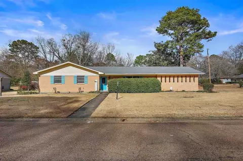 1230 Springdale Dr, Jackson, MS 39211 photo 1