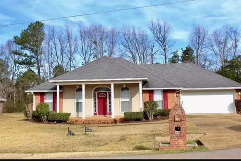 390 Hillandale Dr, Jackson, MS 39212 photo 1