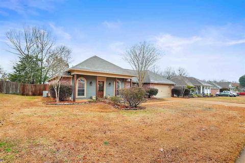 192 Oak Grove Dr, Brandon, MS 39047 photo 1
