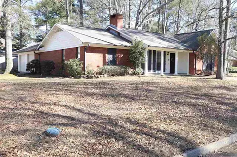 1800 Springridge Dr, Jackson, MS 39211 photo 2