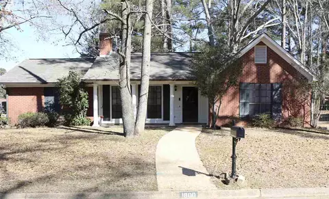 1800 Springridge Dr, Jackson, MS 39211 photo 1