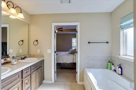 212 Barrington Cv, Florence, MS 39073 photo 17