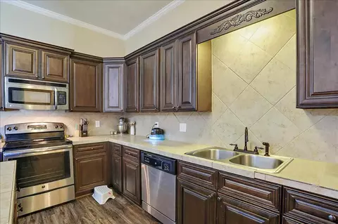 212 Barrington Cv, Florence, MS 39073 photo 8