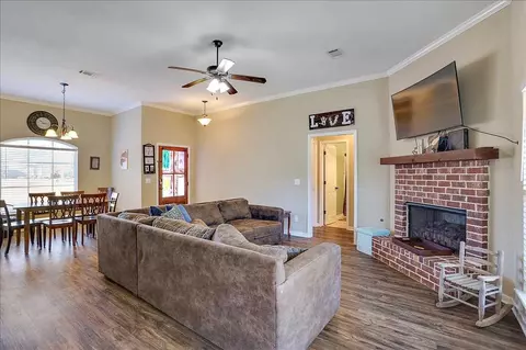 212 Barrington Cv, Florence, MS 39073 photo 3