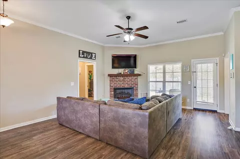 212 Barrington Cv, Florence, MS 39073 photo 2