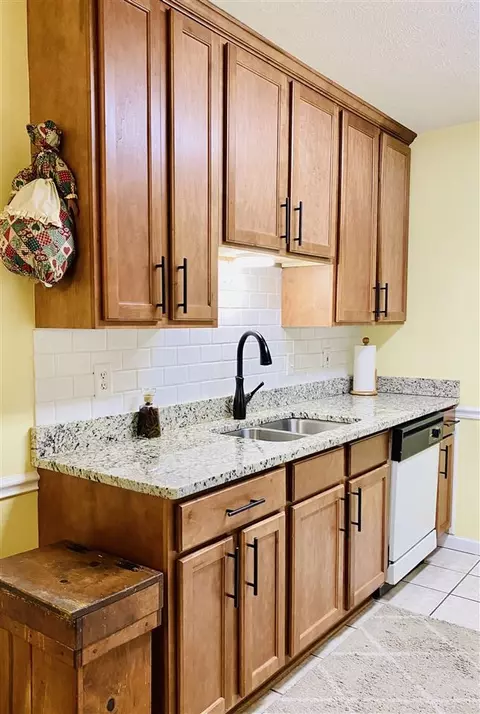 104 Sunchase Dr, Brandon, MS 39042 photo 8
