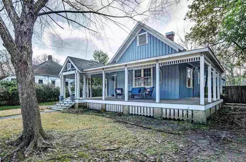 346 E Center St, Canton, MS 39046 photo 1