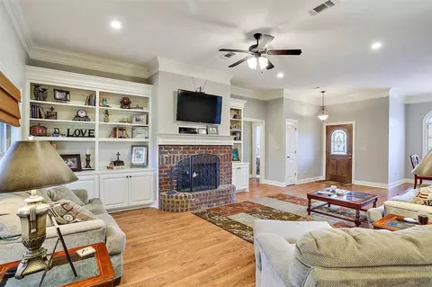 604 Brookfield Pl, Florence, MS 39073 photo 9