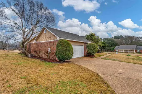 209 Devonport Cir, Raymond, MS 39154 photo 9