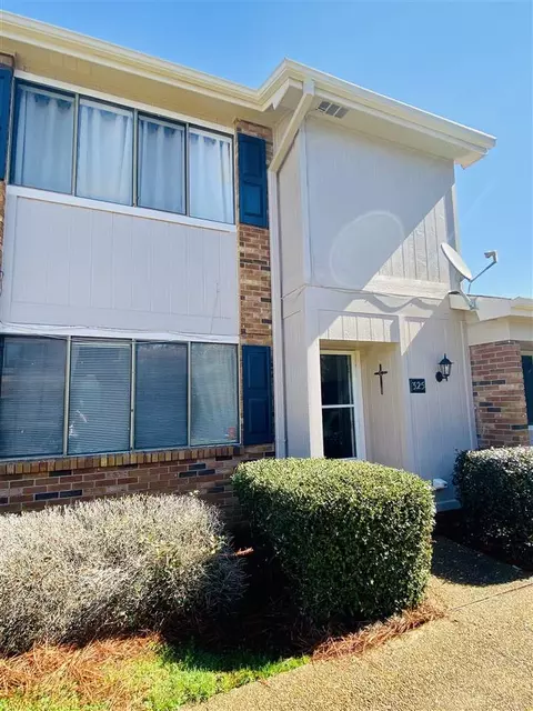 325 Lakebend Dr, Brandon, MS 39042 photo 1