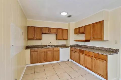 54 W Mcclendon Ln, Forest, MS 39074 photo 9