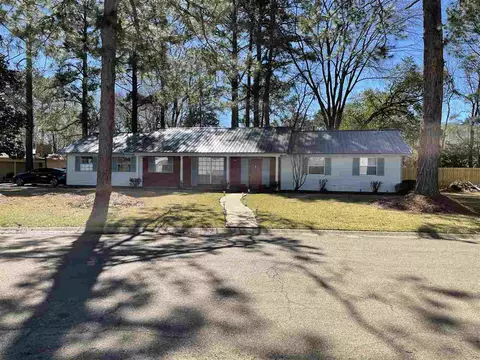 211 Imperial Dr, Jackson, MS 39211 photo 1