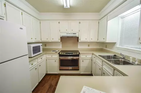 908 Mountain Crest Dr, Byram, MS 39272 photo 9