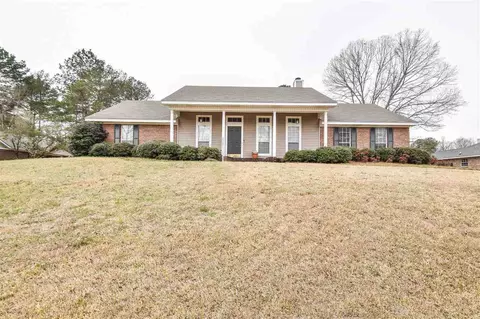 908 Mountain Crest Dr, Byram, MS 39272 photo 1