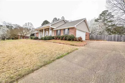 908 Mountain Crest Dr, Byram, MS 39272 photo 2