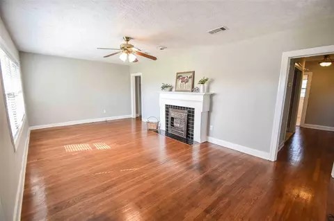 106 Overby St, Brandon, MS 39042 photo 3