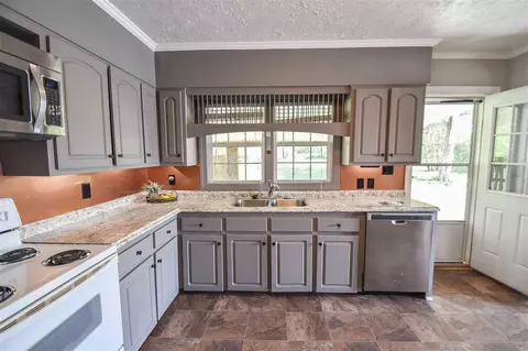 106 Overby St, Brandon, MS 39042 photo 9