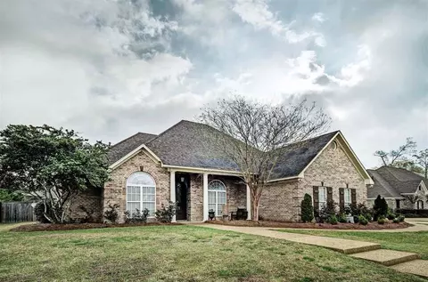 108 Legacy Dr, Brandon, MS 39042 photo 2