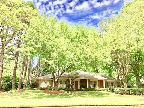 250 Brae Burn Dr, Jackson, MS 39211 photo 1