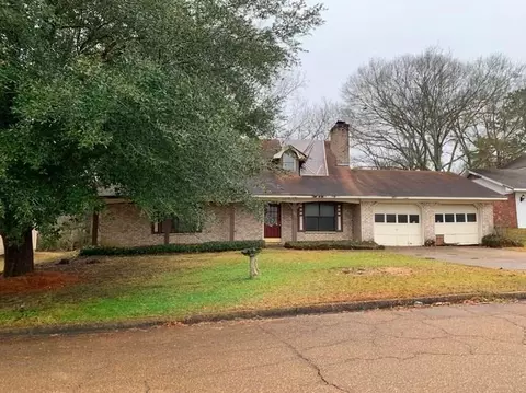 711 Cherry Stone Dr, Clinton, MS 39056 photo 1