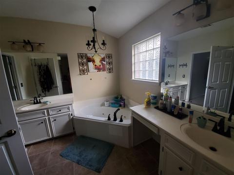 522 Golden Eagle Dr, Byram, MS 39272 photo 11