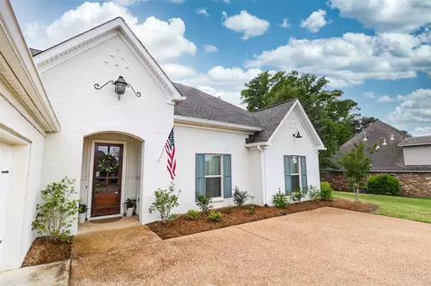 319 Cornerstone Dr, Brandon, MS 39042 photo 2
