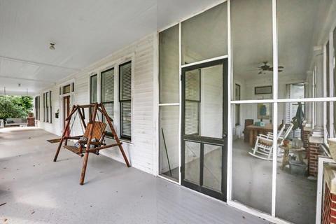 253 E Peace St, Canton, MS 39046 photo 4