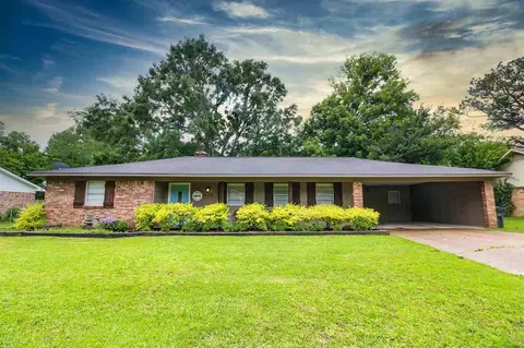 1702 Beverly Dr, Clinton, MS 39056 photo 1