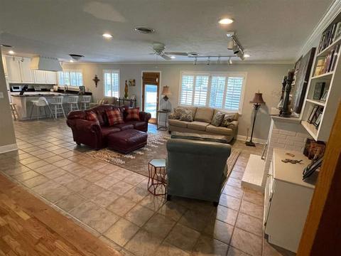 1329 E 3rd St, Forest, MS 39074 photo 8