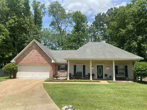 129 Cedar Cv, Jackson, MS 39212 photo 1