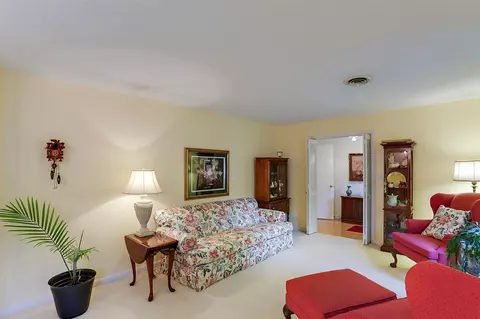 853 Timberlain Dr, Jackson, MS 39211 photo 3