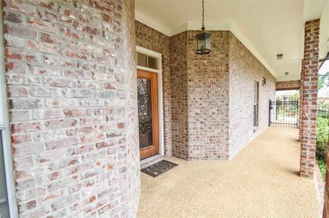 612 N Harbor Dr, Brandon, MS 39047 photo 1